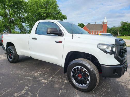 Super White 2016 Toyota Tundra SR