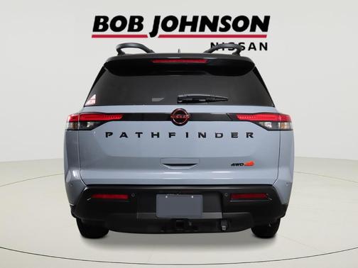 Boulder Gray Pearl/Super Black 2026 Nissan Pathfinder Rock Creek