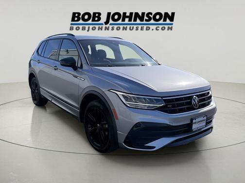 Pyrite Silver Metallic 2022 Volkswagen Tiguan 2.0T SE R-Line Black 4MOTION