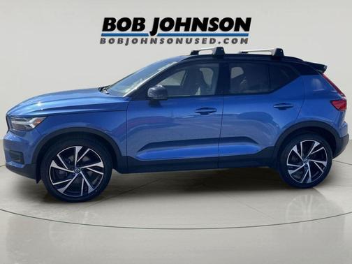 Bursting Blue Metallic 2021 Volvo XC40 T5 R-Design