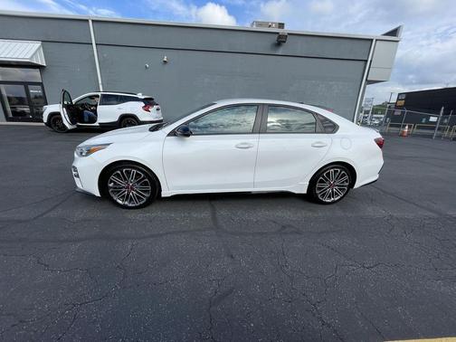 Snow White Pearl 2021 Kia Forte GT
