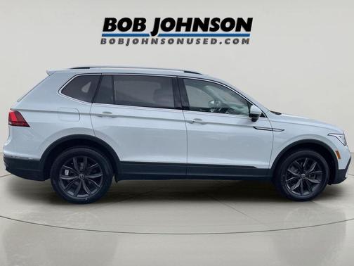 Opal White Pearl 2023 Volkswagen Tiguan 2.0T SE 4MOTION