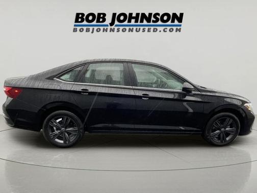 Deep Black Pearl 2022 Volkswagen Jetta 1.5T SE