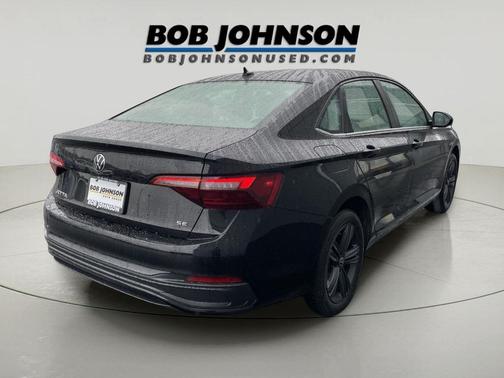 Deep Black Pearl 2022 Volkswagen Jetta 1.5T SE