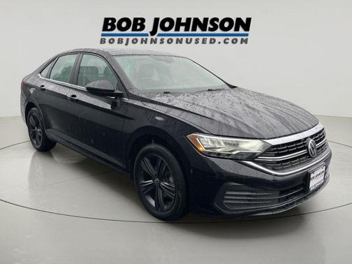 Deep Black Pearl 2022 Volkswagen Jetta 1.5T SE