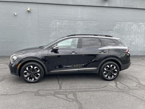 Ebony Black 2023 Kia Sportage X-Line