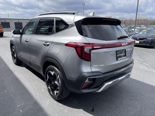 Steel Gray 2024 Kia Seltos EX