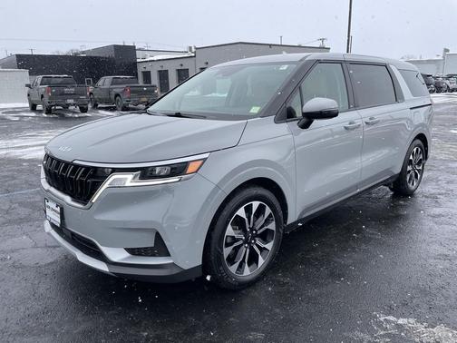 2023 Kia Carnival EX