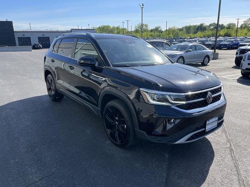 Deep Black Pearl 2023 Volkswagen Taos 1.5T SEL
