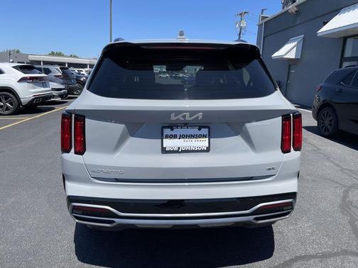 Wolf Gray 2023 Kia Sorento SX