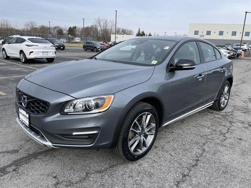 2017 Volvo S60 Cross Country T5