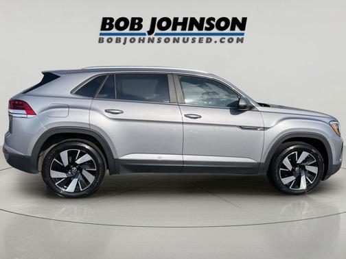 Silver Mist Metallic 2024 Volkswagen Atlas Cross Sport 2.0T SE w/Technology 4MOTION