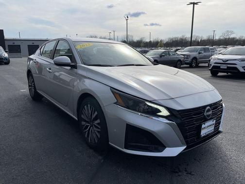 Brilliant Silver Metallic 2023 Nissan Altima 2.5 SV