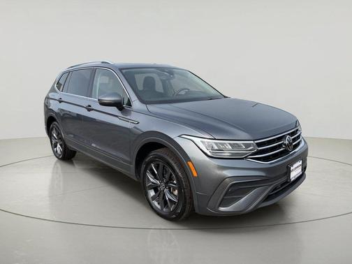 Platinum Gray Metallic 2023 Volkswagen Tiguan 2.0T SE 4MOTION