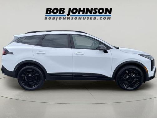 Glacial White Pearl 2026 Kia Sportage X-Line