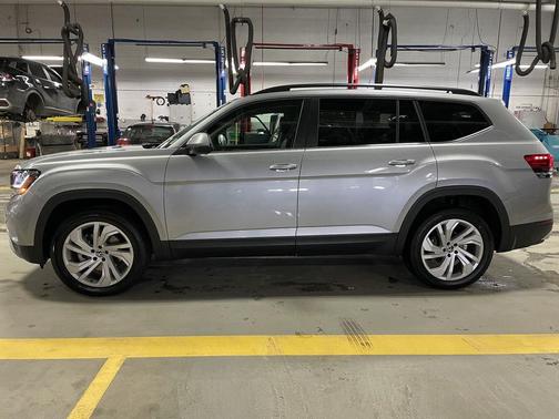 2023 Volkswagen Atlas 3.6L SE w/Technology