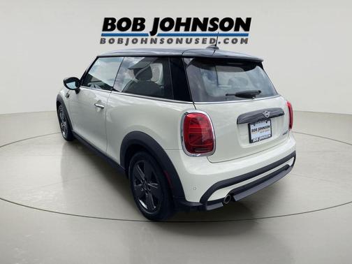 Pepper White 2023 MINI Hardtop Cooper