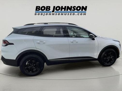 Glacial White Pearl 2023 Kia Sportage S
