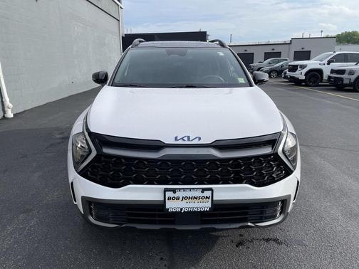 Glacial White Pearl 2023 Kia Sportage S