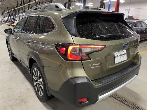 2023 Subaru Outback Touring XT