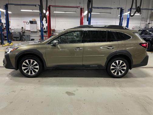 2023 Subaru Outback Touring XT