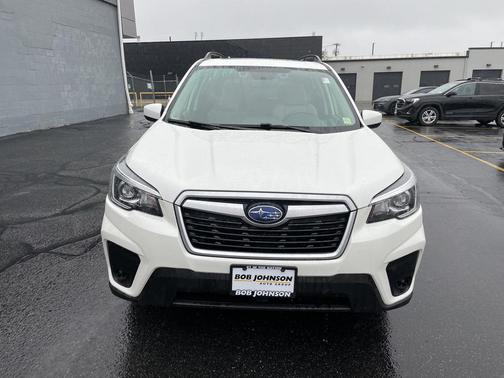 Crystal White Pearl 2020 Subaru Forester Premium