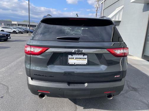 Graphite Metallic 2021 Chevrolet Traverse RS