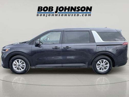 2023 Kia Carnival LX