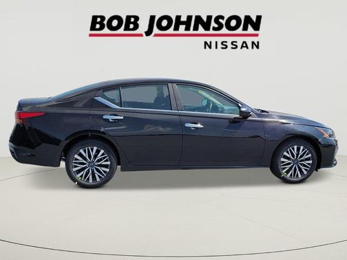 Super Black 2026 Nissan Altima SV FWD
