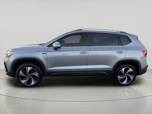 Pyrite Silver Metallic 2024 Volkswagen Taos 1.5T SE