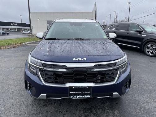Dark Ocean Blue/White Roof 2024 Kia Seltos SX Turbo