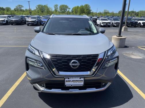 Boulder Gray Pearl 2022 Nissan Rogue Platinum
