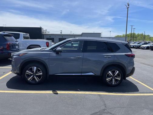 Boulder Gray Pearl 2022 Nissan Rogue Platinum