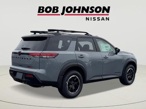 Boulder Gray Pearl/Super Black 2026 Nissan Pathfinder Rock Creek