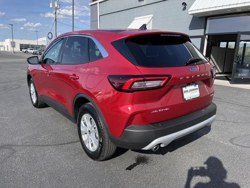 Rapid Red Metallic Tinted Clearcoat 2023 Ford Escape Active
