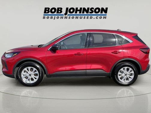 Rapid Red Metallic Tinted Clearcoat 2023 Ford Escape Active