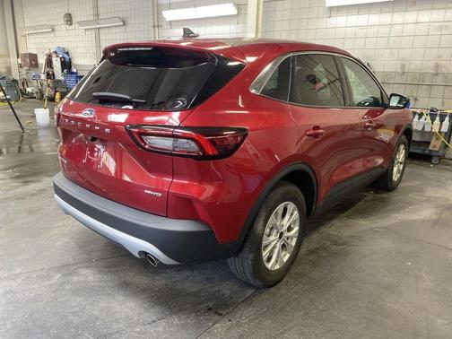 Rapid Red Metallic Tinted Clearcoat 2023 Ford Escape Active