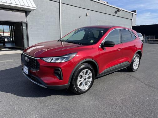 Rapid Red Metallic Tinted Clearcoat 2023 Ford Escape Active