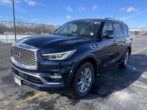 2022 INFINITI QX80 Luxe