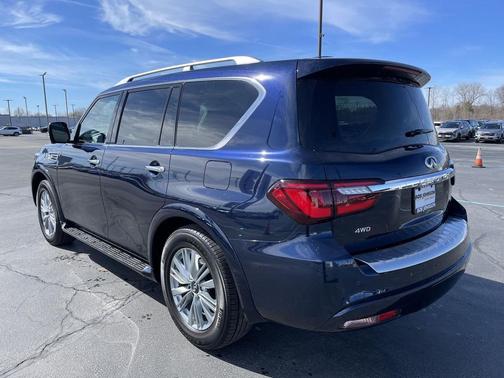 2022 INFINITI QX80 Luxe