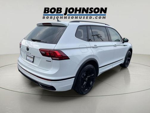 Opal White Pearl 2023 Volkswagen Tiguan 2.0T SE R-Line Black 4MOTION