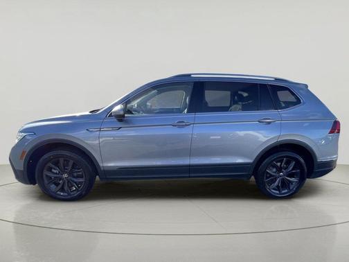 Pyrite Silver Metallic 2024 Volkswagen Tiguan 2.0T SE 4MOTION