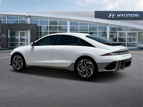 2025 Hyundai IONIQ 6 SEL