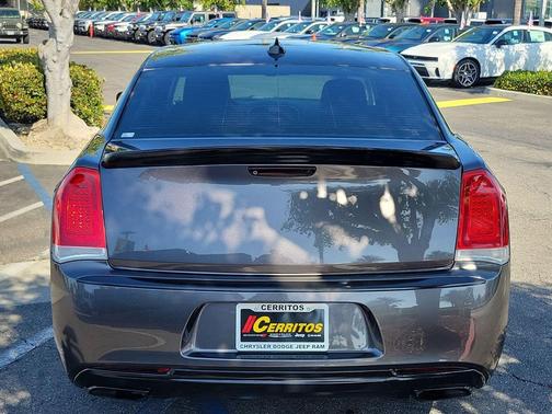 Granite Crystal Metallic Clearcoat 2018 Chrysler 300 Touring