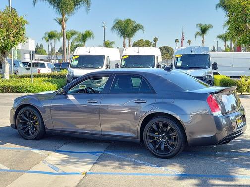 Granite Crystal Metallic Clearcoat 2018 Chrysler 300 Touring