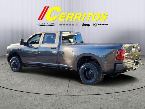 2026 RAM 3500 Laramie Crew Cab 4x4 8' Box