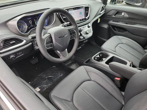 2025 Chrysler Pacifica L