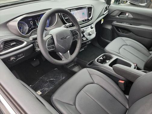 2025 Chrysler Pacifica L