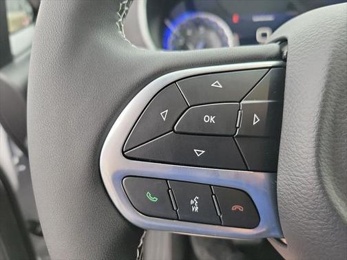 2025 Chrysler Voyager LX