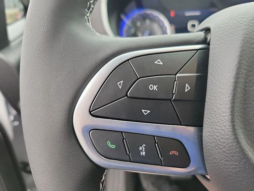 2025 Chrysler Voyager LX